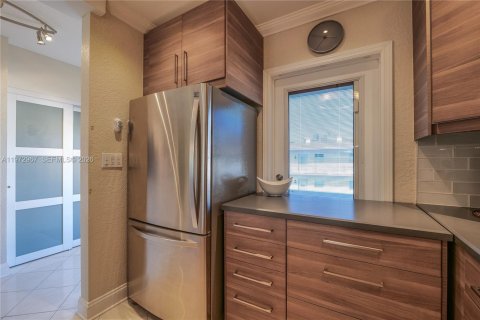 Condominio en venta en Lauderdale Lakes, Florida, 2 dormitorios, 87.7 m2 № 2033192 - foto 9