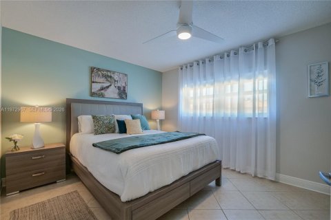 Condominio en venta en Lauderdale Lakes, Florida, 2 dormitorios, 87.7 m2 № 2033192 - foto 14