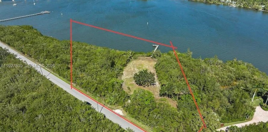 Земельный участок в Виро-Бич, Флорида № 1988130