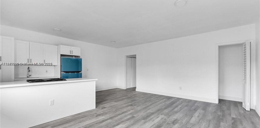 Apartment in Miami Beach, Florida 1 bedroom, 65.03 sq.m. № 1830925