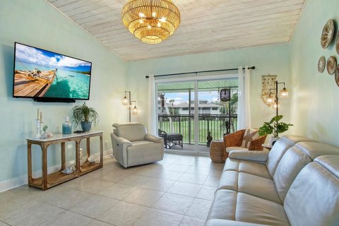 Condo in St. Lucie, Florida, 2 bedrooms № 2084128 - photo 3