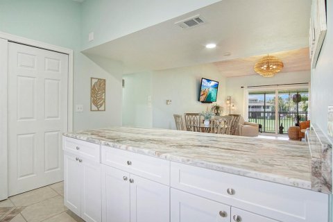 Condo in St. Lucie, Florida, 2 bedrooms № 2084128 - photo 6