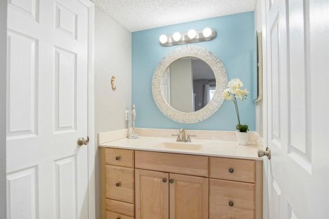 Condo in St. Lucie, Florida, 2 bedrooms № 2084128 - photo 16
