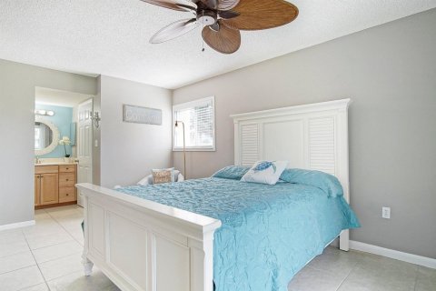 Condo in St. Lucie, Florida, 2 bedrooms № 2084128 - photo 13