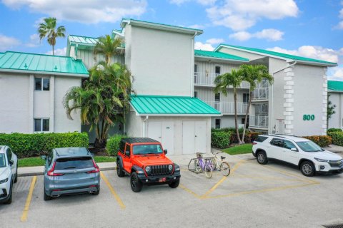 Condo in St. Lucie, Florida, 2 bedrooms № 2084128 - photo 30