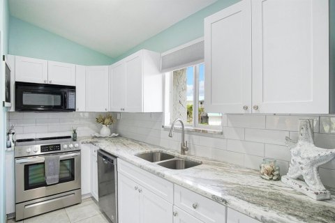 Condo in St. Lucie, Florida, 2 bedrooms № 2084128 - photo 9