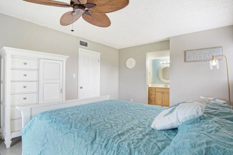 Condo in St. Lucie, Florida, 2 bedrooms № 2084128 - photo 14