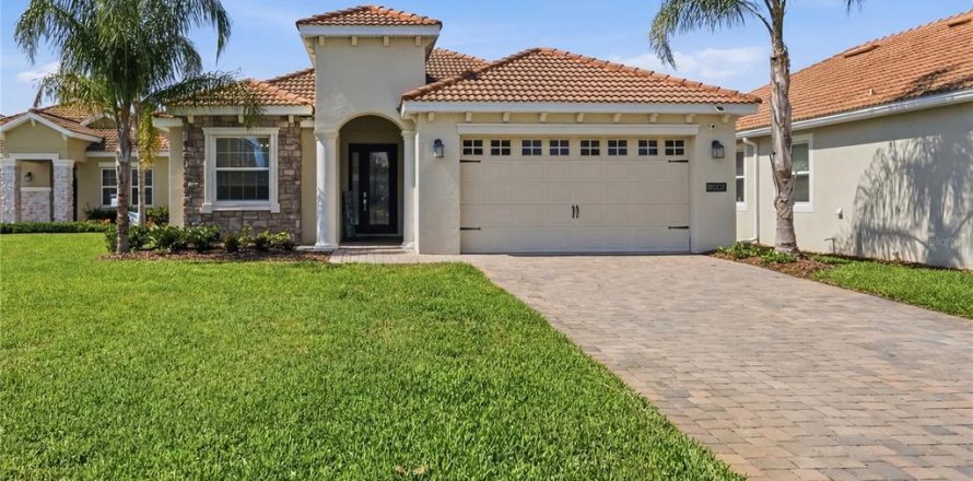 House in Davenport, Florida 4 bedrooms, 210.8 sq.m. № 2229429