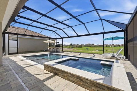 House in Davenport, Florida 4 bedrooms, 210.8 sq.m. № 2229429 - photo 23
