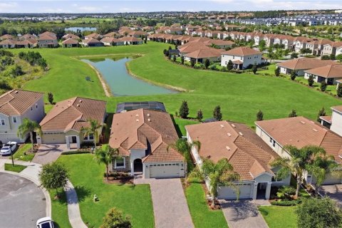 House in Davenport, Florida 4 bedrooms, 210.8 sq.m. № 2229429 - photo 30