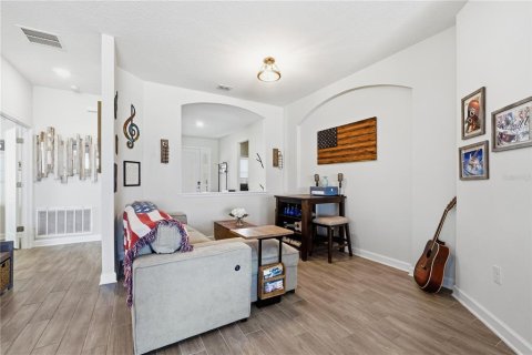 House in Davenport, Florida 4 bedrooms, 210.8 sq.m. № 2229429 - photo 4