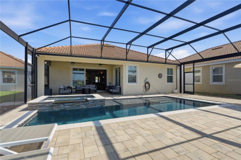 House in Davenport, Florida 4 bedrooms, 210.8 sq.m. № 2229429 - photo 26