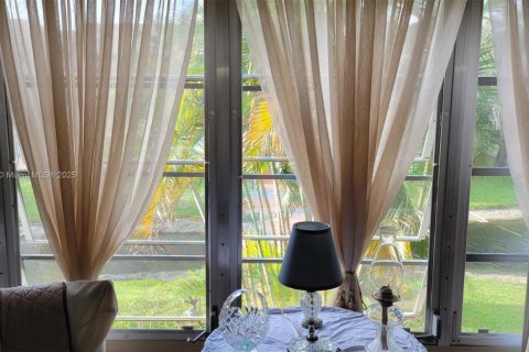Condo in Tamarac, Florida, 2 bedrooms  № 1966664 - photo 20