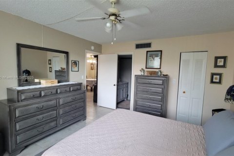 Condo in Tamarac, Florida, 2 bedrooms  № 1966664 - photo 7