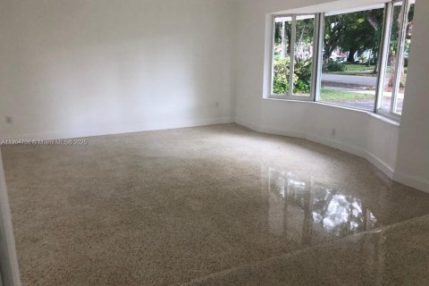 Снять в аренду виллу или дом в Майами, Флорида 3 спальни, 134.71м2, № 1955150 - фото 5