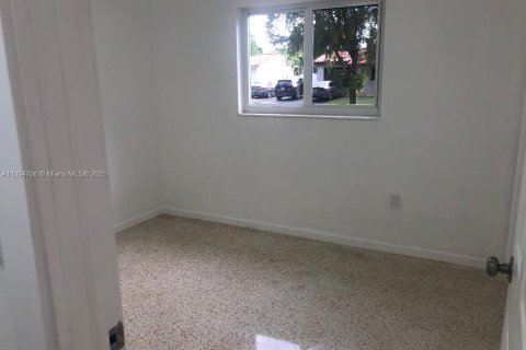 Снять в аренду виллу или дом в Майами, Флорида 3 спальни, 134.71м2, № 1955150 - фото 15