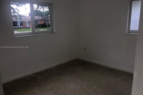 Снять в аренду виллу или дом в Майами, Флорида 3 спальни, 134.71м2, № 1955150 - фото 13