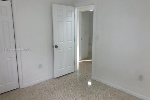 Снять в аренду виллу или дом в Майами, Флорида 3 спальни, 134.71м2, № 1955150 - фото 16