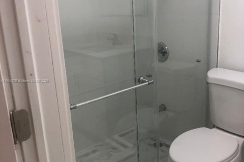 Снять в аренду виллу или дом в Майами, Флорида 3 спальни, 134.71м2, № 1955150 - фото 20