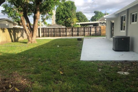 Снять в аренду виллу или дом в Майами, Флорида 3 спальни, 134.71м2, № 1955150 - фото 24