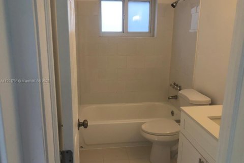 Снять в аренду виллу или дом в Майами, Флорида 3 спальни, 134.71м2, № 1955150 - фото 17