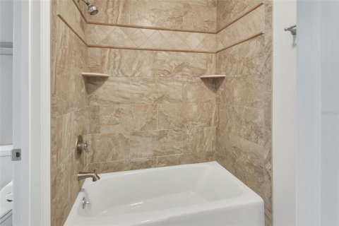Condo in DeLand, Florida, 3 bedrooms  № 2239793 - photo 27