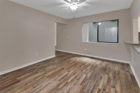 Condo in DeLand, Florida, 3 bedrooms  № 2239793 - photo 8