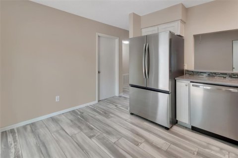 Condo in DeLand, Florida, 3 bedrooms  № 2239793 - photo 10