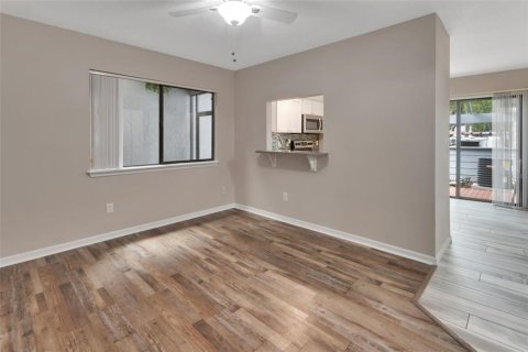 Condo in DeLand, Florida, 3 bedrooms  № 2239793 - photo 7