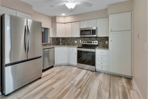 Condo in DeLand, Florida, 3 bedrooms  № 2239793 - photo 9