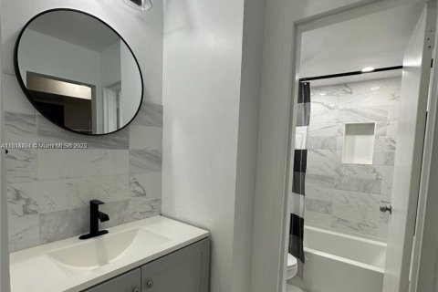 Condo in North Miami, Florida, 1 bedroom  № 1762969 - photo 7