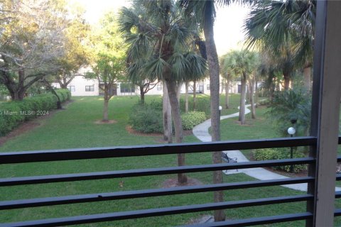 Condominio en venta en Tamarac, Florida, 2 dormitorios, 117.99 m2 № 1979107 - foto 7