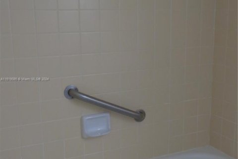 Condominio en venta en Tamarac, Florida, 2 dormitorios, 117.99 m2 № 1979107 - foto 27