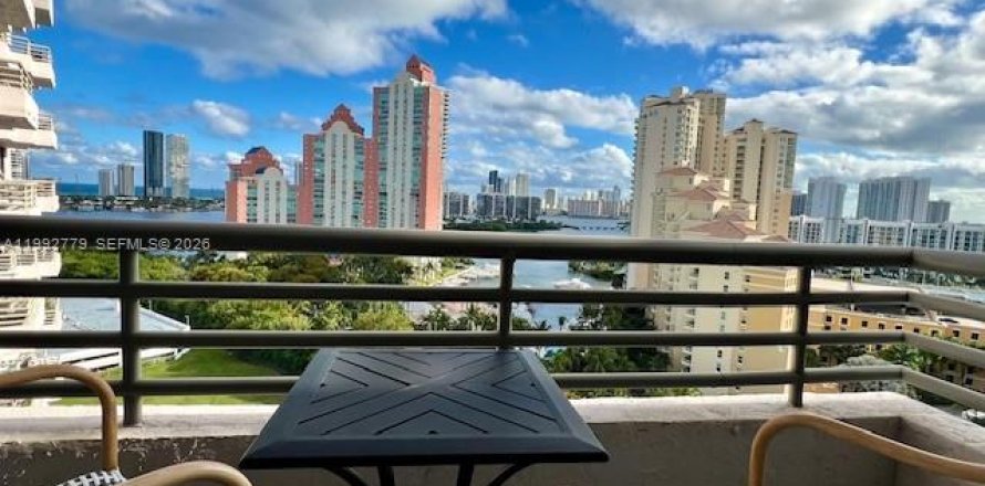Condo à Aventura, Floride, 1 chambre  № 2255723