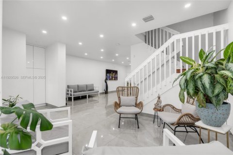 Casa en venta en Homestead, Florida, 4 dormitorios, 171.87 m2 № 1994643 - foto 5