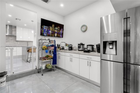 Casa en venta en Homestead, Florida, 4 dormitorios, 171.87 m2 № 1994643 - foto 12