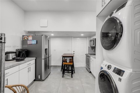 Casa en venta en Homestead, Florida, 4 dormitorios, 171.87 m2 № 1994643 - foto 11