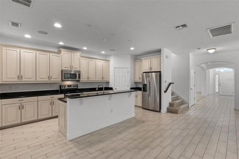 House in Windermere, Florida 4 bedrooms, 316.52 sq.m. № 1806907 - photo 9