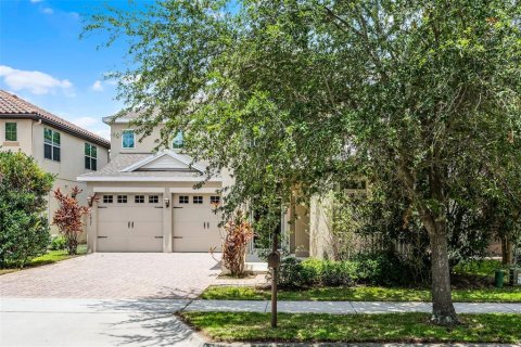 House in Windermere, Florida 4 bedrooms, 316.52 sq.m. № 1806907 - photo 2