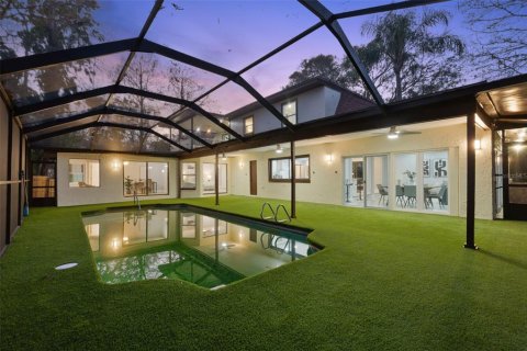 House in Tampa, Florida 4 bedrooms, 259.48 sq.m. № 1526375 - photo 28
