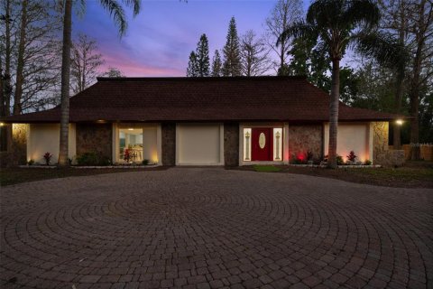 House in Tampa, Florida 4 bedrooms, 259.48 sq.m. № 1526375 - photo 25