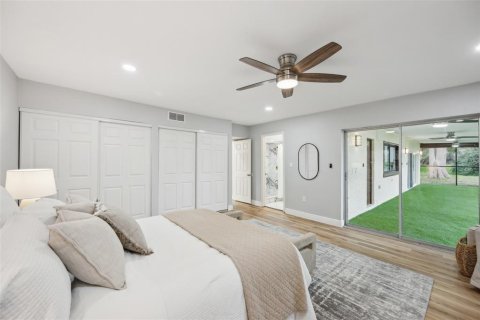 House in Tampa, Florida 4 bedrooms, 259.48 sq.m. № 1526375 - photo 10
