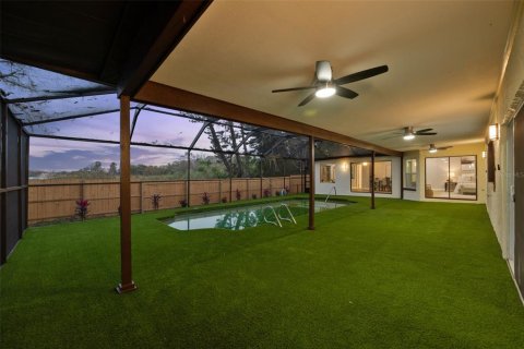 House in Tampa, Florida 4 bedrooms, 259.48 sq.m. № 1526375 - photo 21