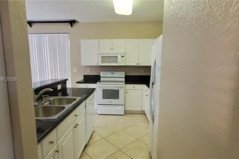 Townhouse in Miami, Florida 3 bedrooms, 135.54 sq.m. № 2043089 - photo 14