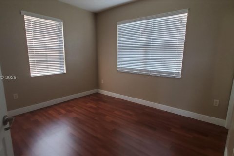 Townhouse in Miami, Florida 3 bedrooms, 135.54 sq.m. № 2043089 - photo 4