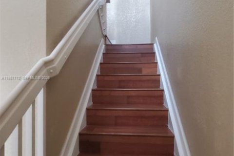 Townhouse in Miami, Florida 3 bedrooms, 135.54 sq.m. № 2043089 - photo 8