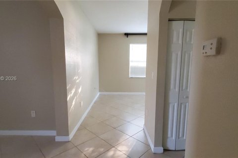Townhouse in Miami, Florida 3 bedrooms, 135.54 sq.m. № 2043089 - photo 15