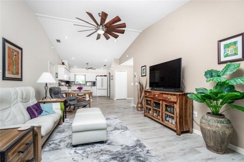 Condominio en venta en Englewood, Florida, 2 dormitorios, 125.42 m2 № 2411458 - foto 3
