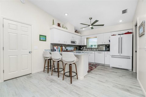 Condominio en venta en Englewood, Florida, 2 dormitorios, 125.42 m2 № 2411458 - foto 6