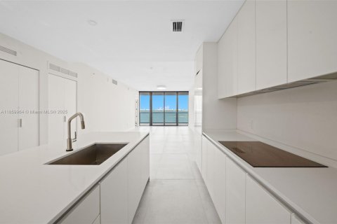 Appartement à louer à Miami, Floride: 3 chambres, 141.49 m2 № 1891635 - photo 12